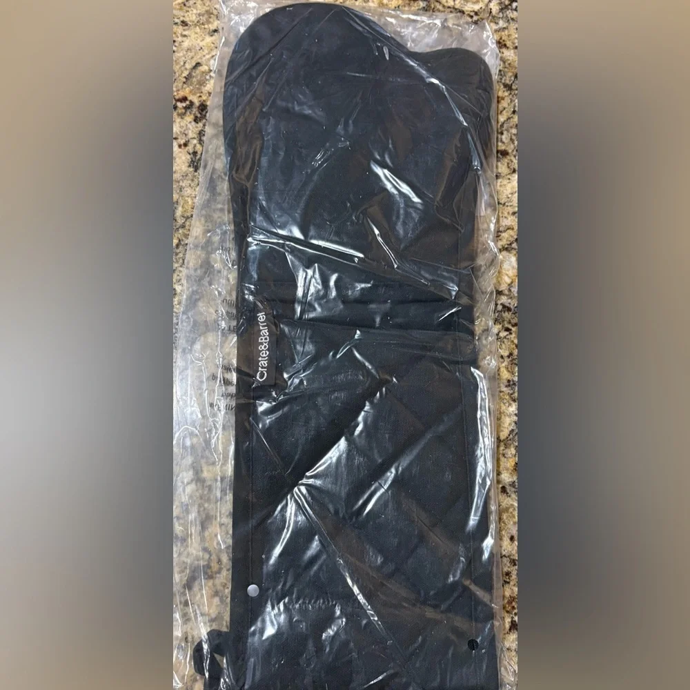 CRATE&BARREL NWT silicone grip double oven mitt -black -35”